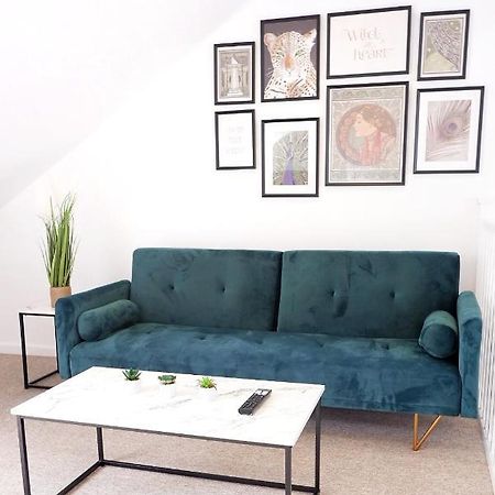 Comfortable And Cozy 4-Bedroom House Near The Hospital CBG Eksteriør billede